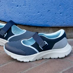 Atlis Blue Ice Shoe
