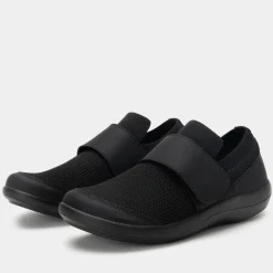 Dasher Black Out Shoe
