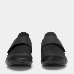 Dasher Black Out Shoe