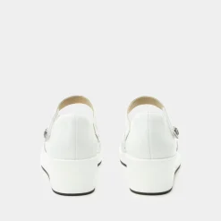 Hayes White Breeze Shoe