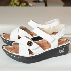 Kelsi Fondly White Sandal