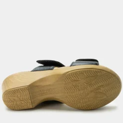 Linn Black Needles And Pins Sandal