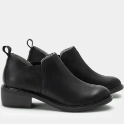 Merle Black Burnish Boot