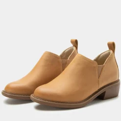 Merle Cognac Burnish Boot