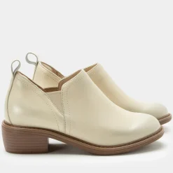 Merle Gold Cream Boot