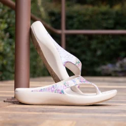 Ode A Fine Romance Sandal