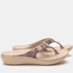 Ode A Fine Romance Sandal