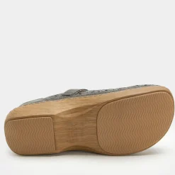 Opheliah Stone Breeze Shoe