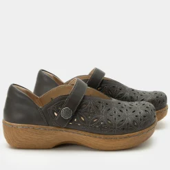 Opheliah Stone Breeze Shoe