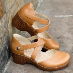 Savina Latte Shoe