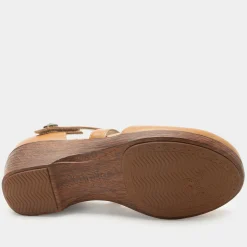 Savina Latte Shoe
