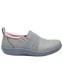 Savvie Dove Shoe