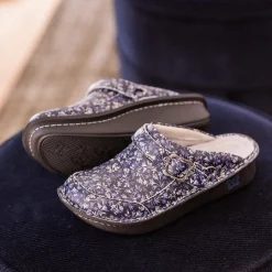 Seville Indigo Ivy Clog