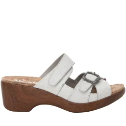 Sierra Delicut White Sandal