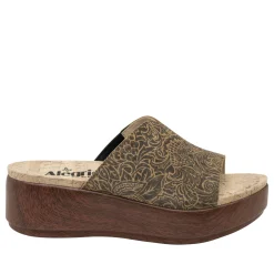 Triniti Freedom Rock Sandal