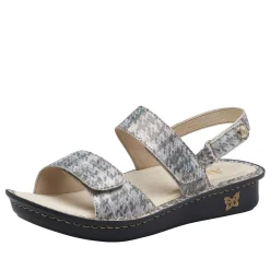 Verona Sassy Earth Sandal