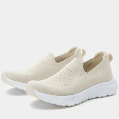 Waze Sand Shoe